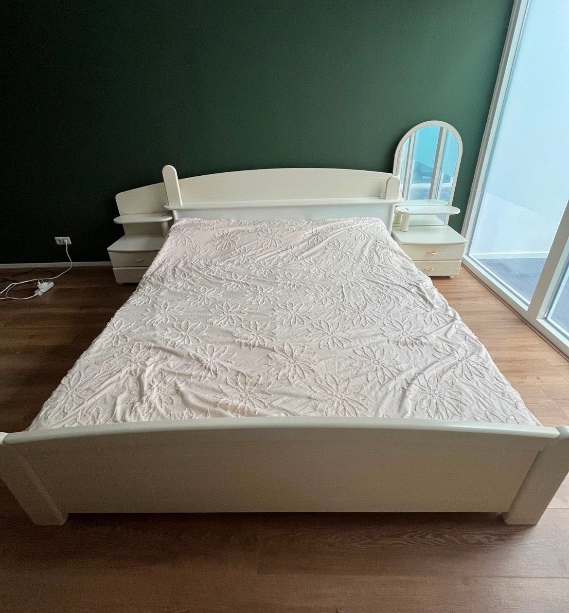 Gratis tweepersoonsbed met nachtkastjes en spiegel, Ophalen, Gebruikt, Tweepersoons, 180 cm