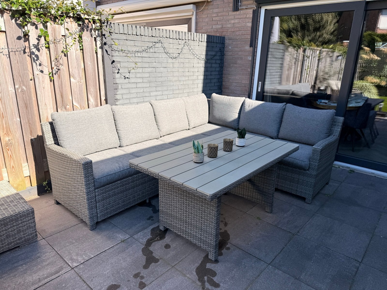 Loungebank met tafel - Zo goed als nieuw