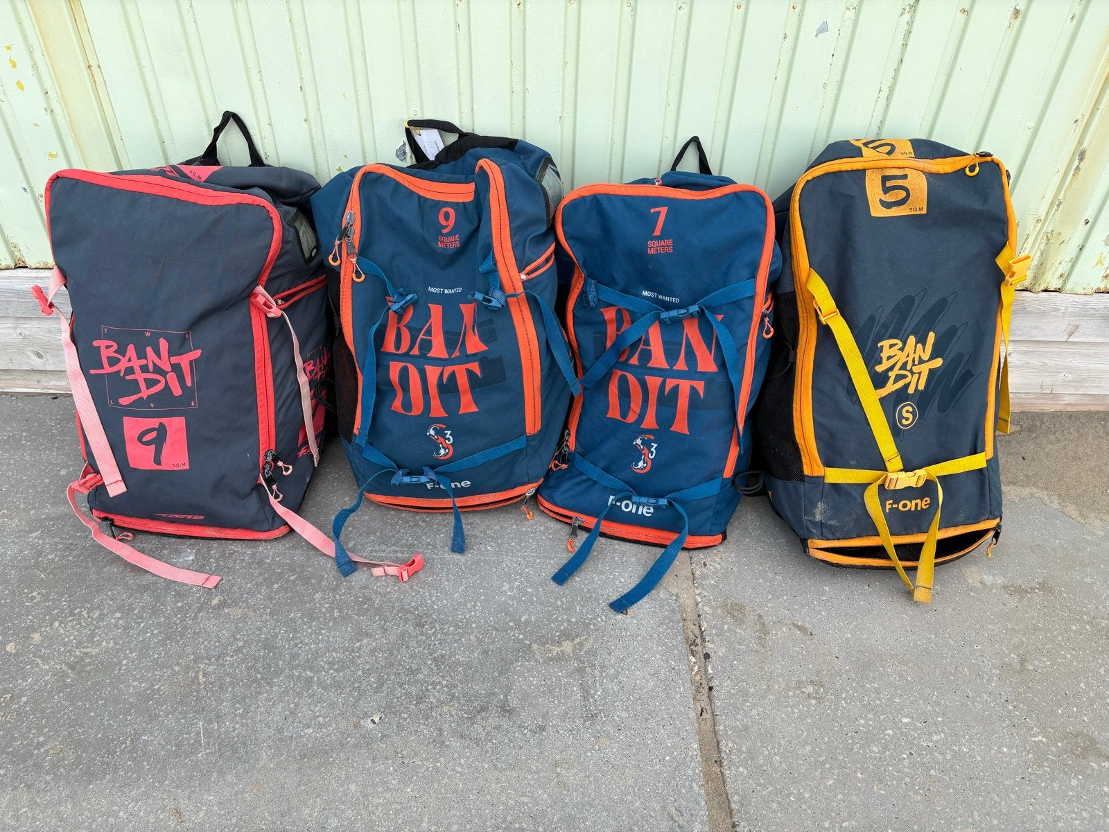 Kitesurf set: F-One Bandit vliegers, bar en Duotone board, Ophalen of Verzenden, Gebruikt, Overige typen, Met vinnen