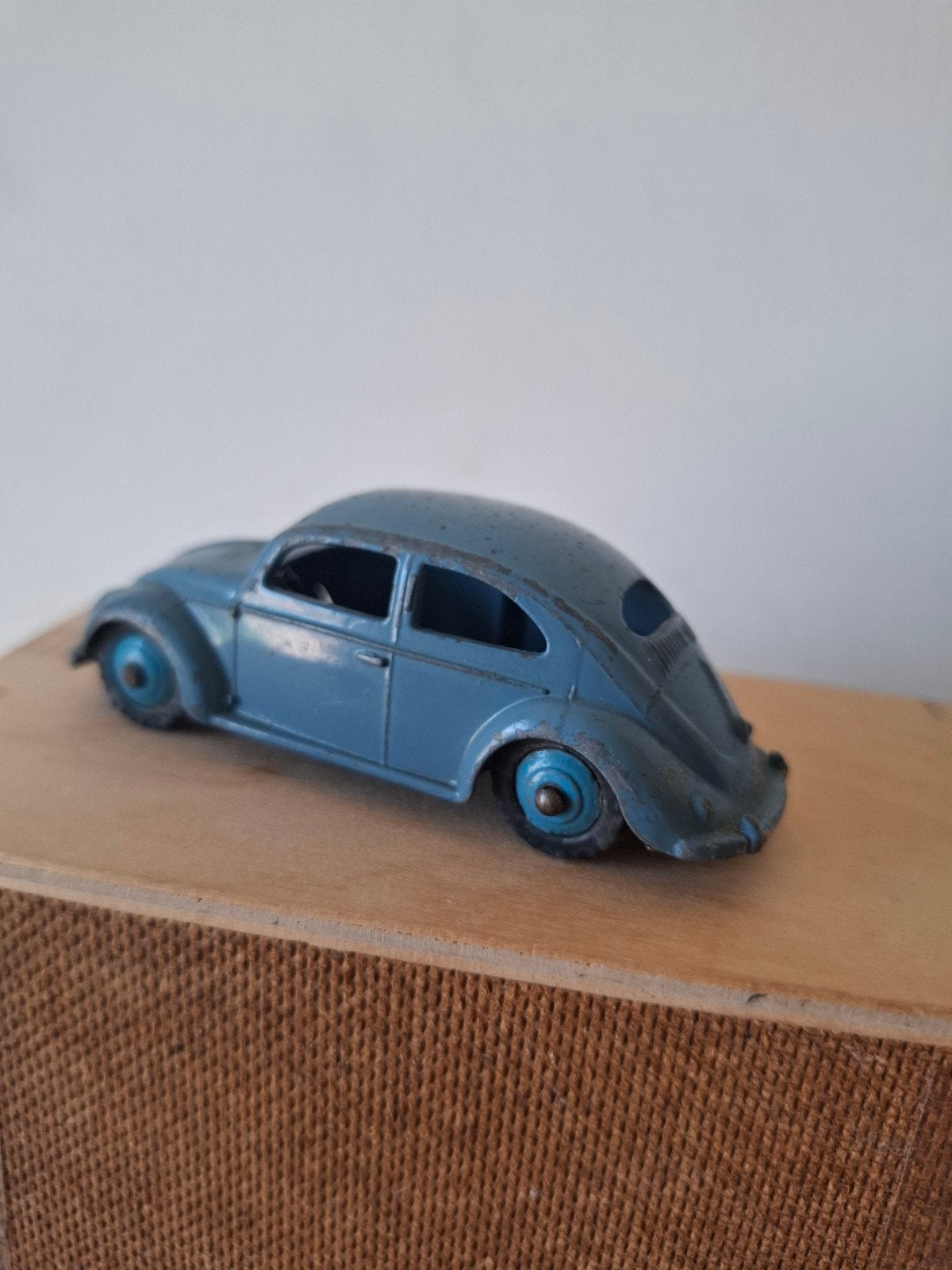 Dinky toys Volkswagen Kever zie de foto's, Hobby en Vrije tijd, Ophalen of Verzenden, Gebruikt, Auto, Dinky Toys