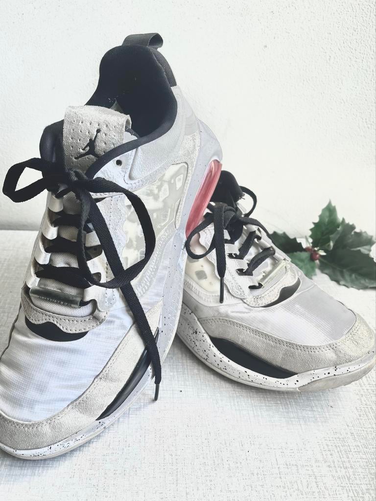 NIKE JORDAN Max200 - Zo goed als nieuw M 43, Kleding | Heren, Schoenen, Ophalen of Verzenden, Zo goed als nieuw, Wit, Sneakers of Gympen