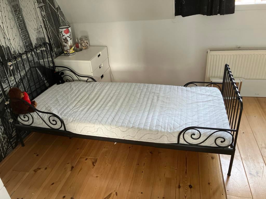 IKEA Eenpersoonsbed met matras en lattenbodem - Gebruikt, Huis en Inrichting, Slaapkamer | Bedden, Ophalen, Gebruikt, Eenpersoons