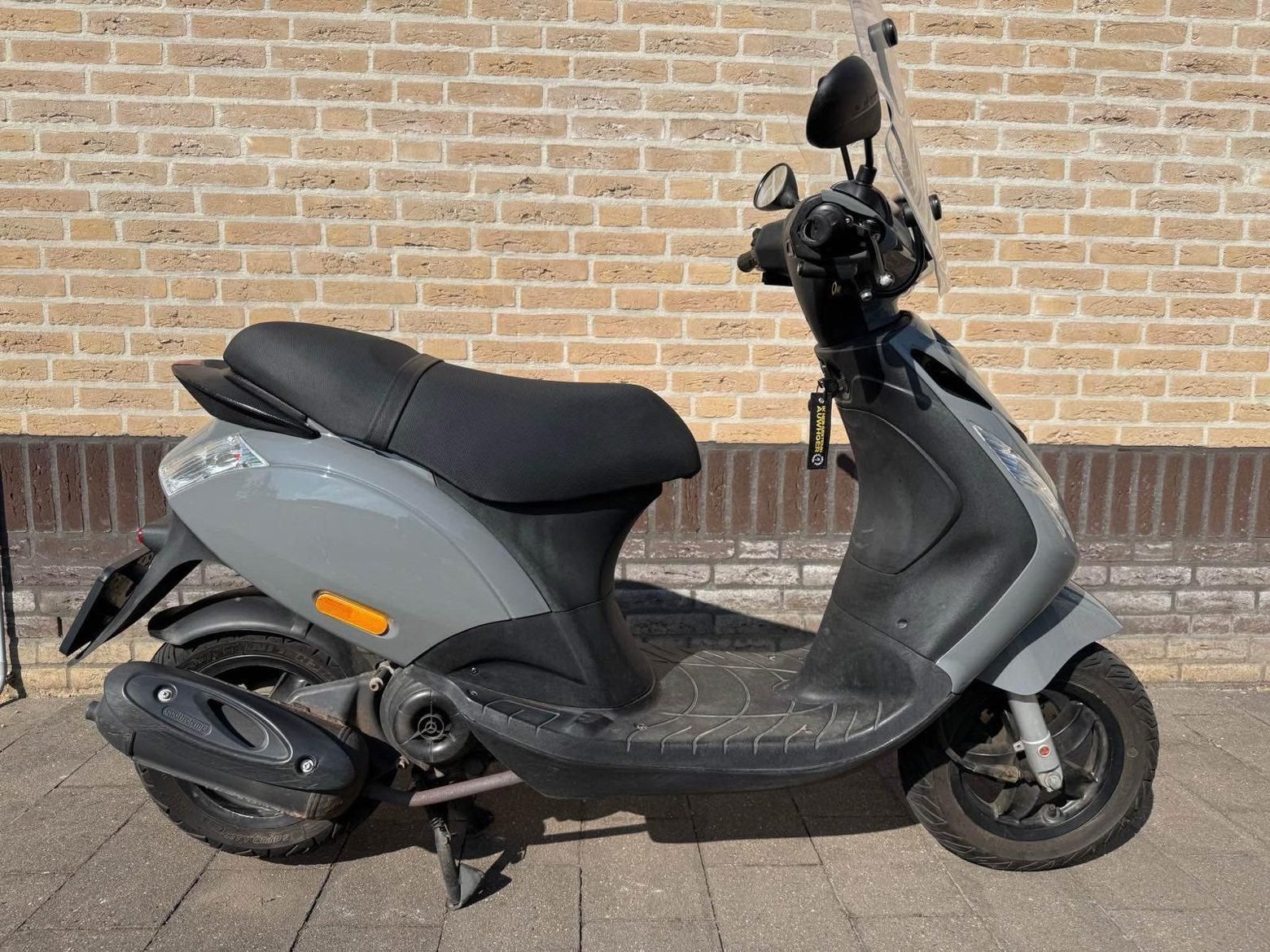 Piaggio Zip 4T 50cc snor (2014) – Nardo Grey SP, Fietsen en Brommers, Maximaal 45 km/u, Zip, Ophalen of Verzenden, Zo goed als nieuw