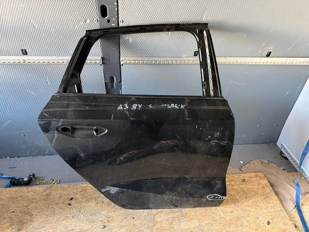 Audi a3 8y portier deur rechts achter, Ophalen of Verzenden