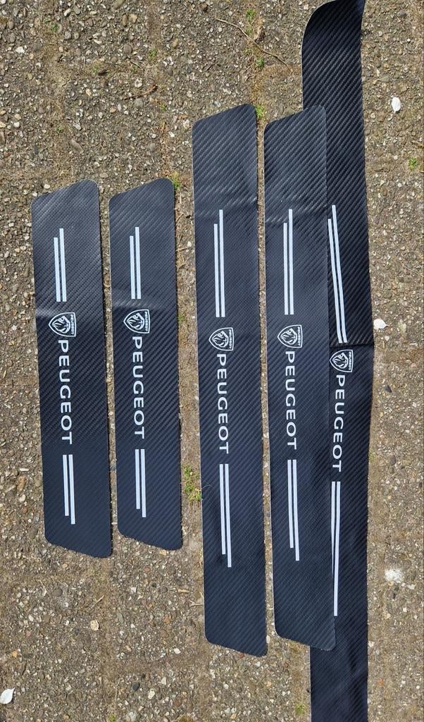 Peugeot dorpel bescherming stickers carbon look, Auto diversen, Verzenden
