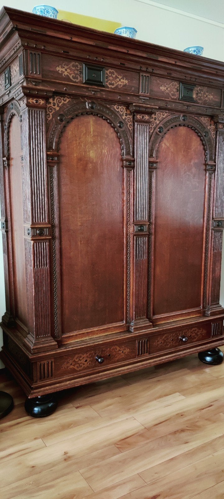 Neo-Renaissance kast., Ophalen