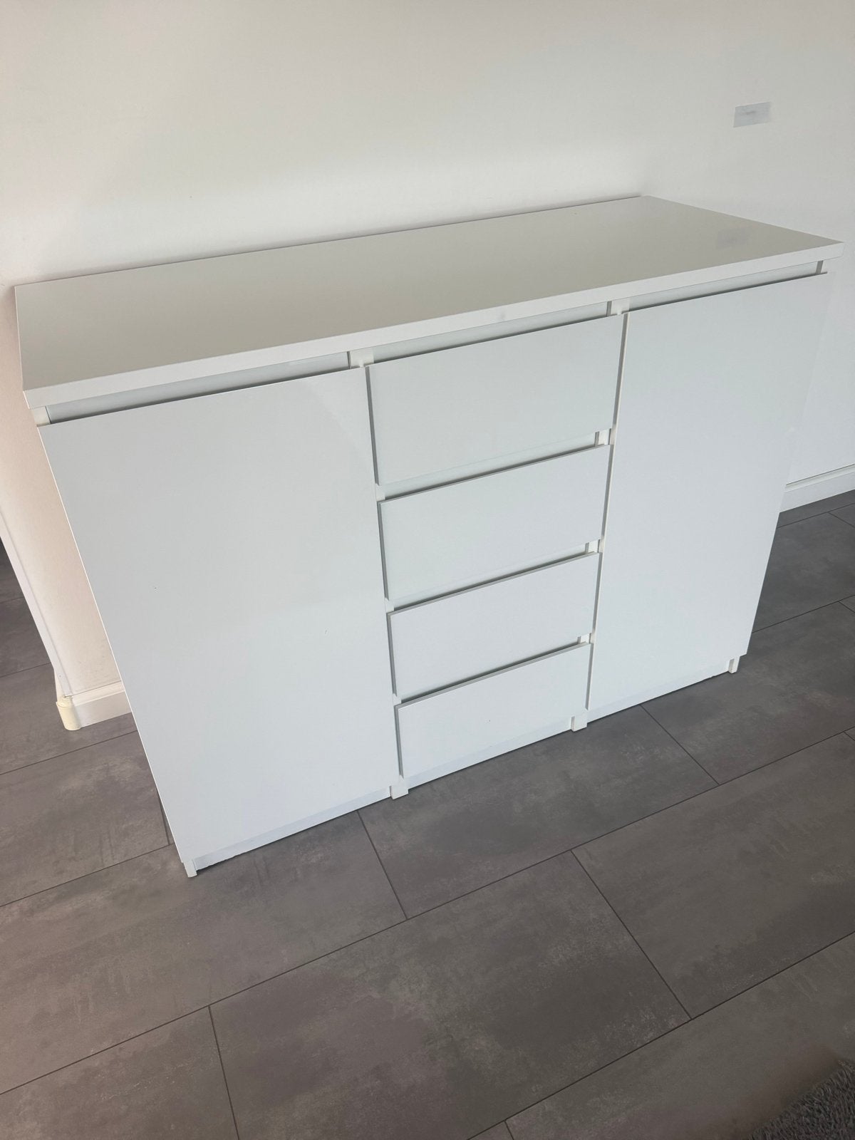 Hoogglans wit dressoir, Ophalen, Overige materialen, 100 tot 150 cm, Zo goed als nieuw