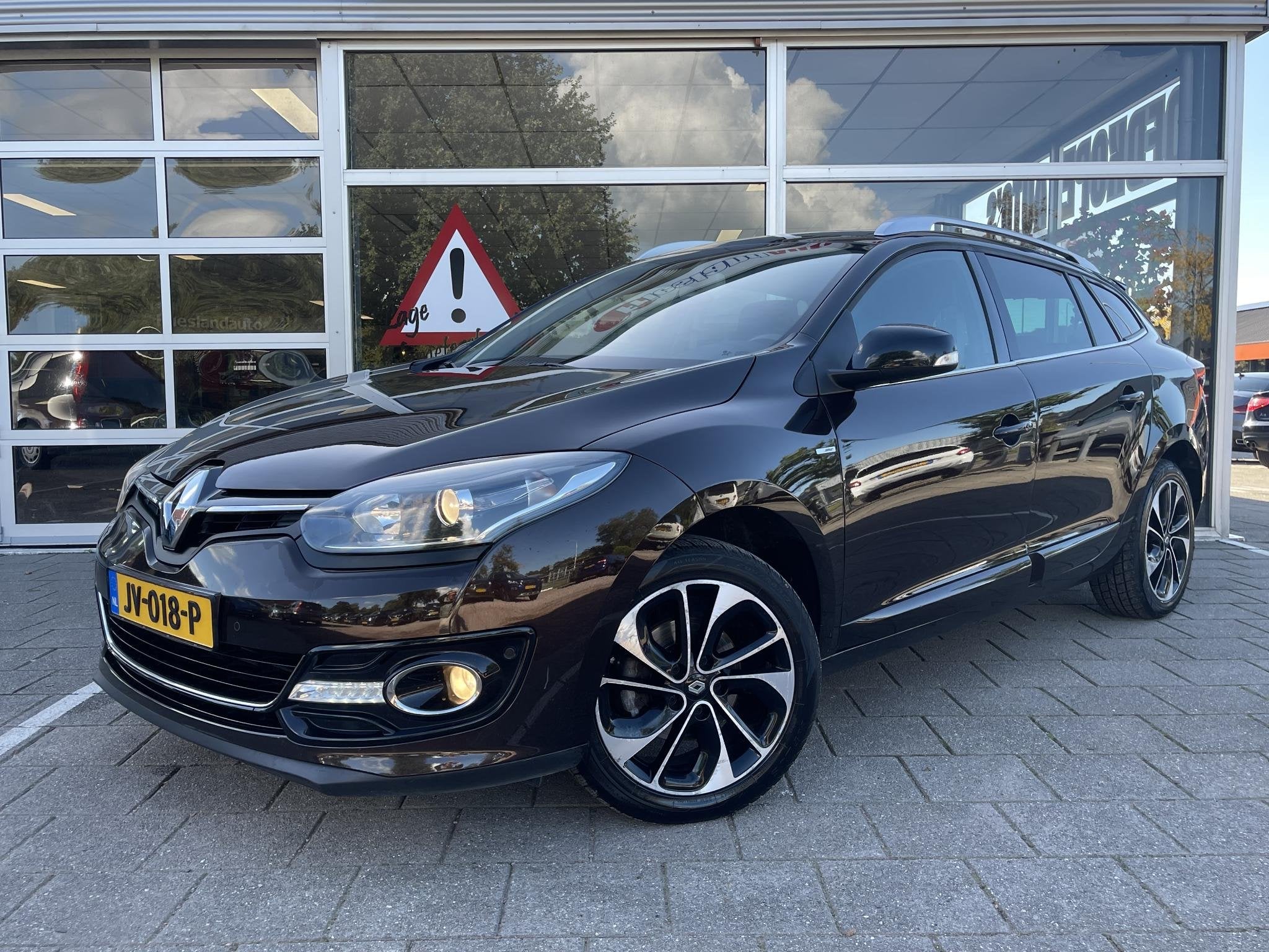 Renault Mégane Estate 1.2 TCe Bose /clima/cruise/leder/schu, Auto's, Voorwielaandrijving, Gebruikt, Euro 6, 1197 kg