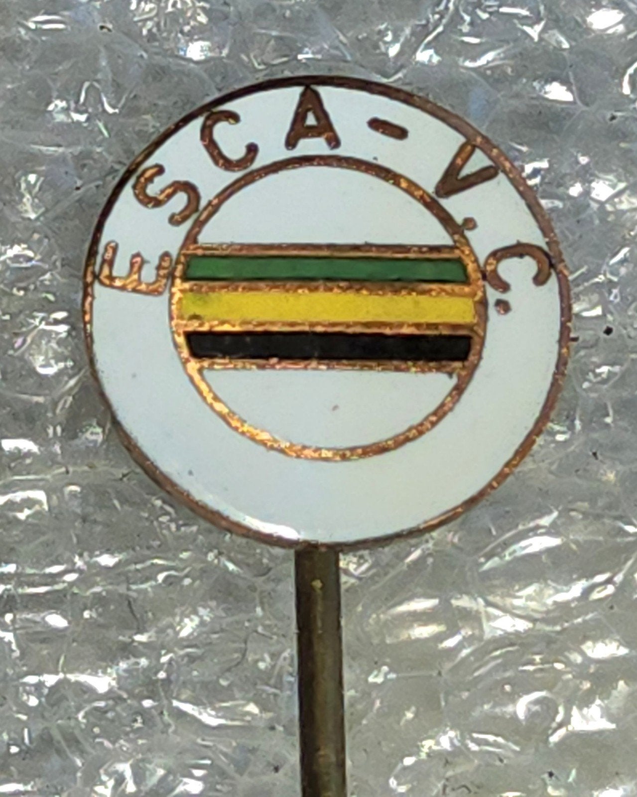 Emaille Speldje ESCA - V.C. - Vintage Club Pin, Verzamelen, Ophalen of Verzenden, Gebruikt, Overige onderwerpen, Speldje of Pin