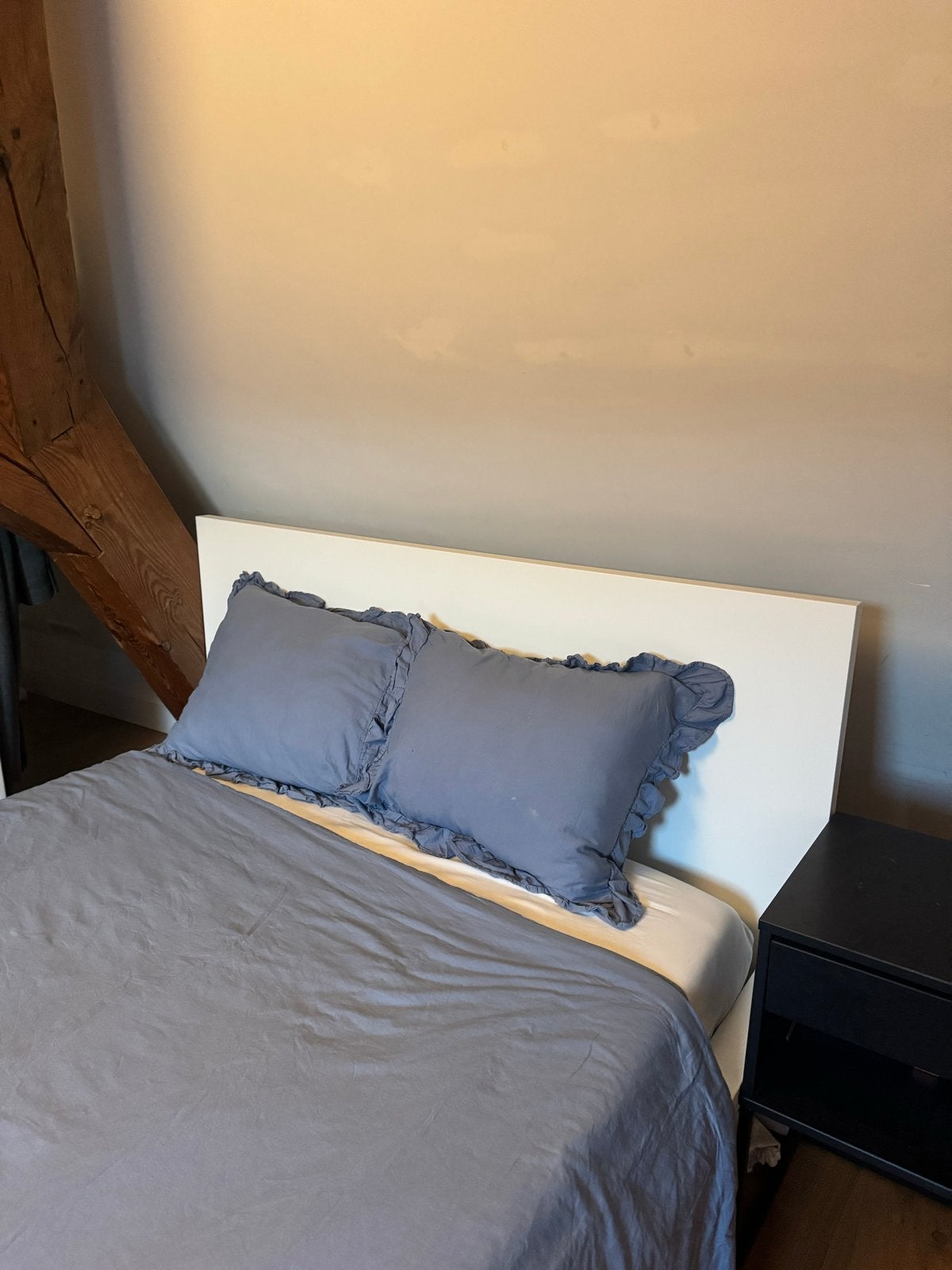 IKEA MALM bed met matras (140x200 cm), Ophalen, Wit, 140 cm, Zo goed als nieuw