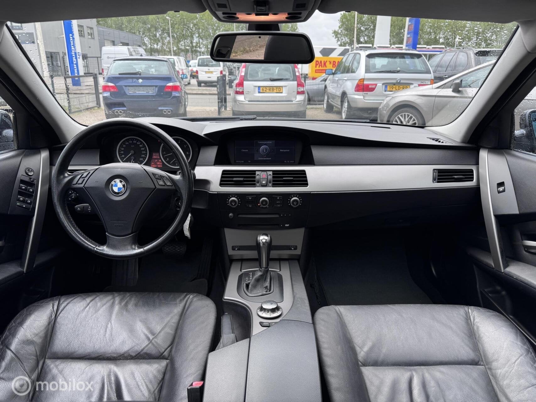 BMW 5-serie Touring 525i Executive - M-pakket - Panoramadak, Auto's, BMW, Automaat, Achterwielaandrijving, Gebruikt, 2000 kg