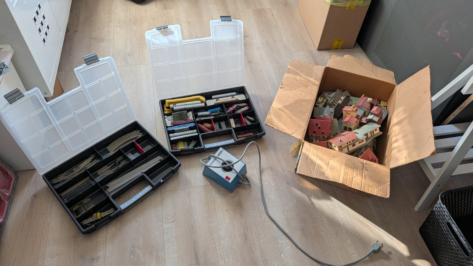 Minitrix Treinset met Locomotieven, Wagons, Huisjes en Spoor, Ophalen, Gebruikt, Treinset, Trix