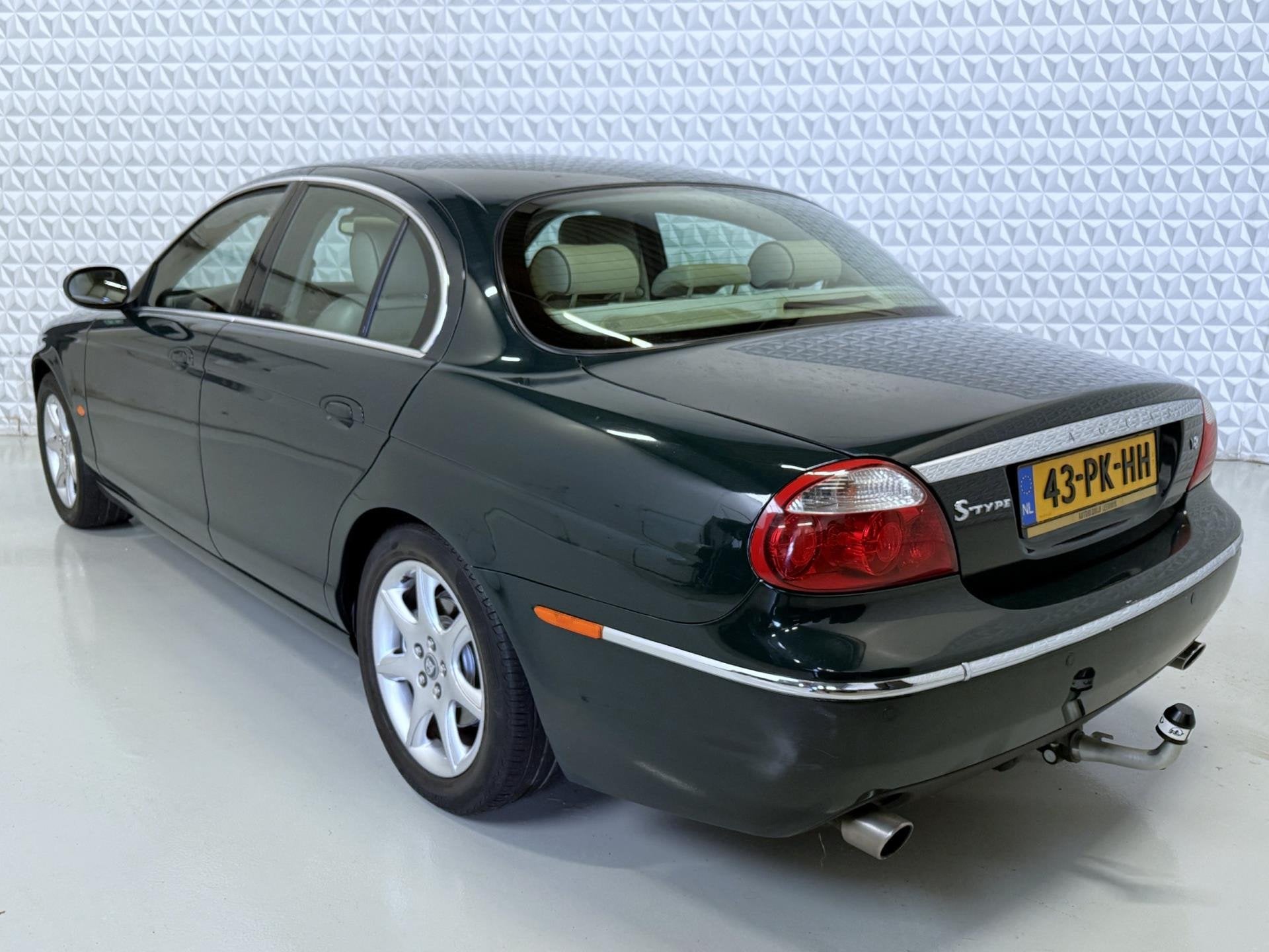 Jaguar S-type 4.2 V8 Sport Leer Navi PDC Schuifdak Stoelverw, Automaat, Achterwielaandrijving, Gebruikt, 1850 kg