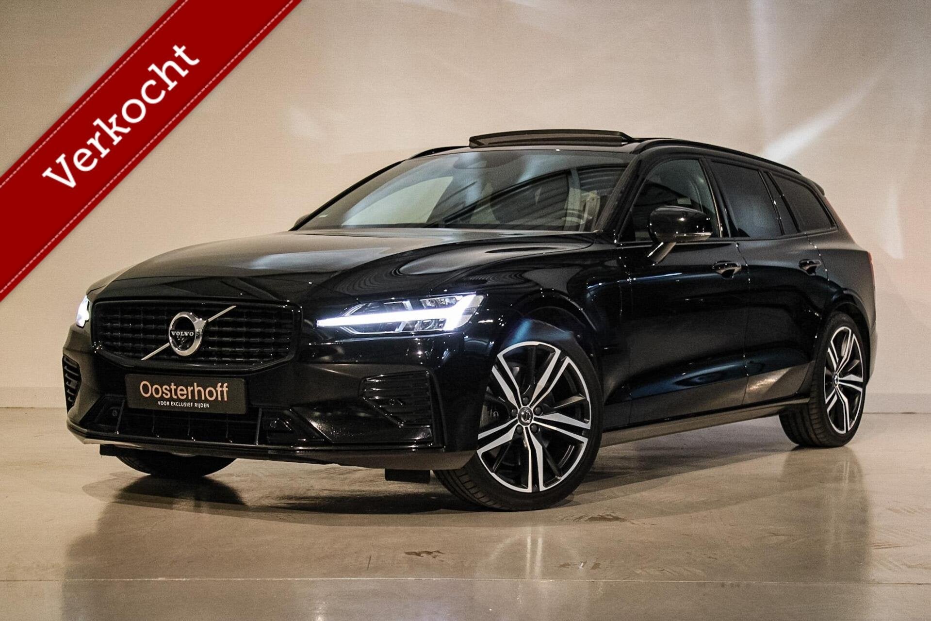 Volvo V60 2.0 T6 Recharge AWD R-Design B&W | PANO | 360, Auto's, Automaat, Gebruikt, 4 cilinders, 340 pk