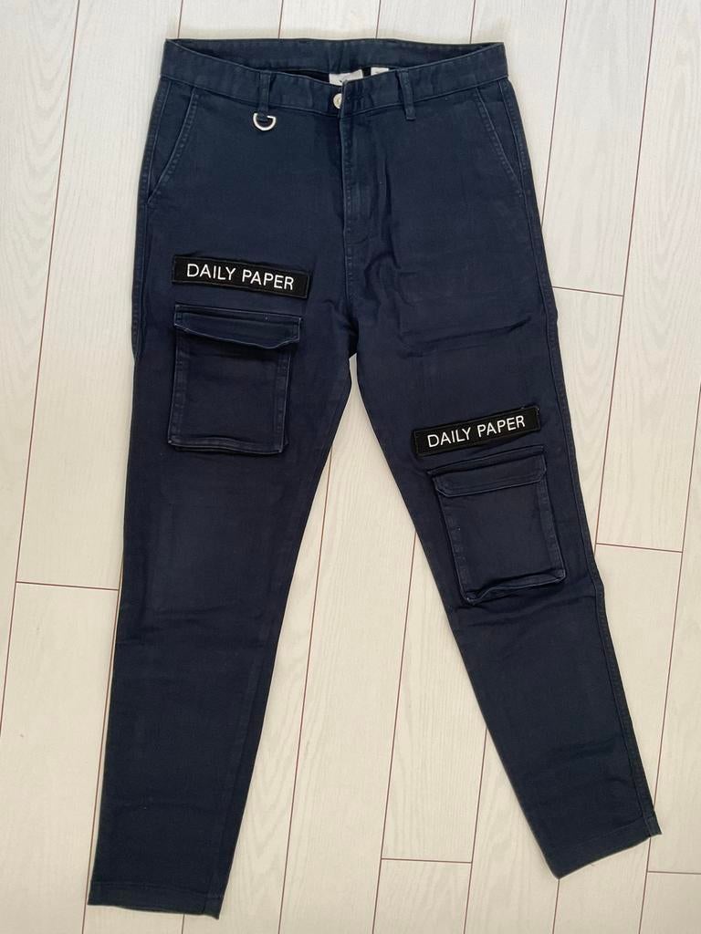 Daily Paper cargo broek donkerblauw L, Kleding | Heren, Broeken en Pantalons, Ophalen of Verzenden, Gedragen, Maat 52/54 (L), Blauw