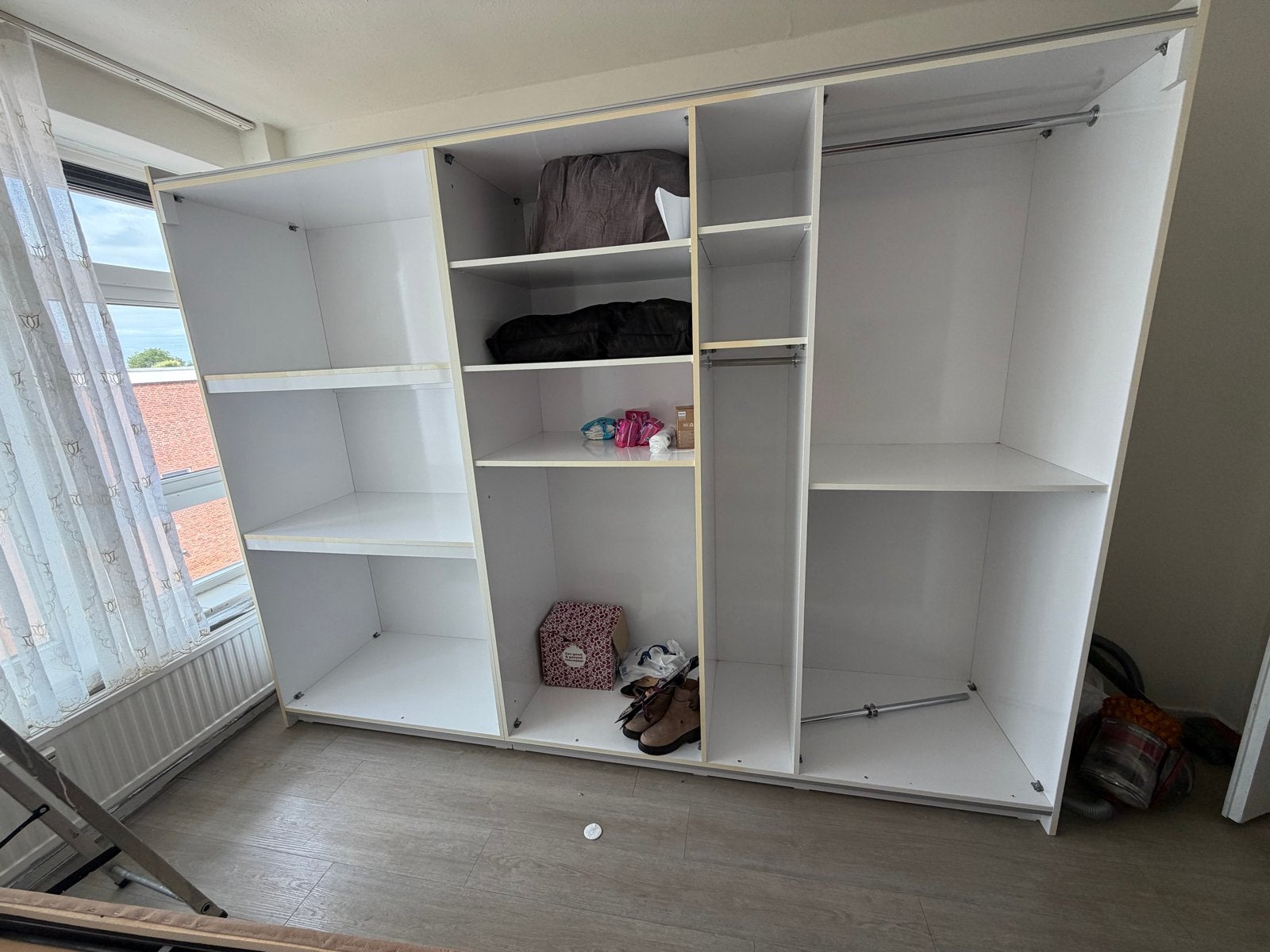Grote kledingkast met schuifdeuren (gratis af te halen), Huis en Inrichting, Ophalen, Gebruikt, 200 cm of meer, Met deur(en)