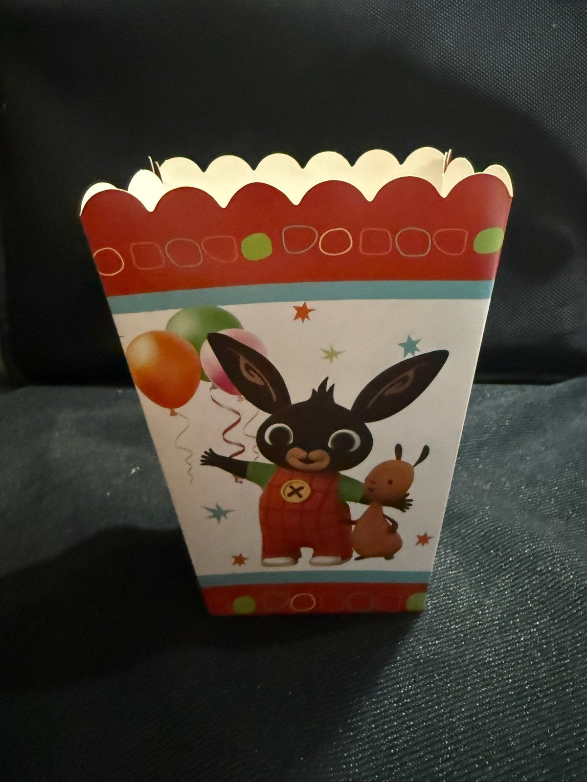 Bing het konijn popcorn bakje, uitdeel bakje, Ophalen of Verzenden, Nieuw, Feestartikel, Verjaardag