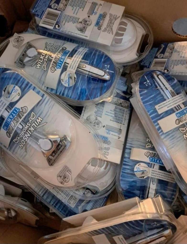 25x Wilkinson Quatro Titanium Scheermesjes, Ophalen of Verzenden, Nieuw, Overige typen