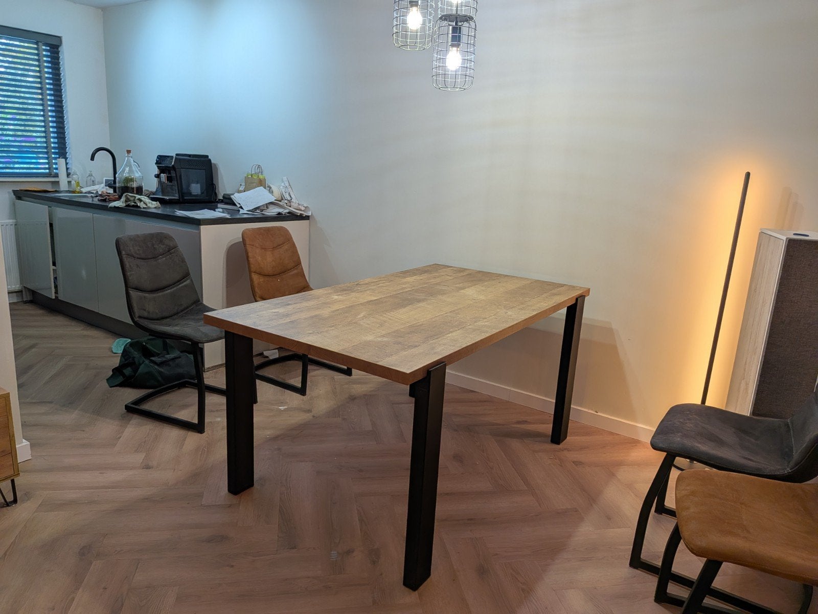 eettafel hout zwarte poten 160 x 90, Huis en Inrichting, Ophalen, 50 tot 100 cm, Zo goed als nieuw, 150 tot 200 cm