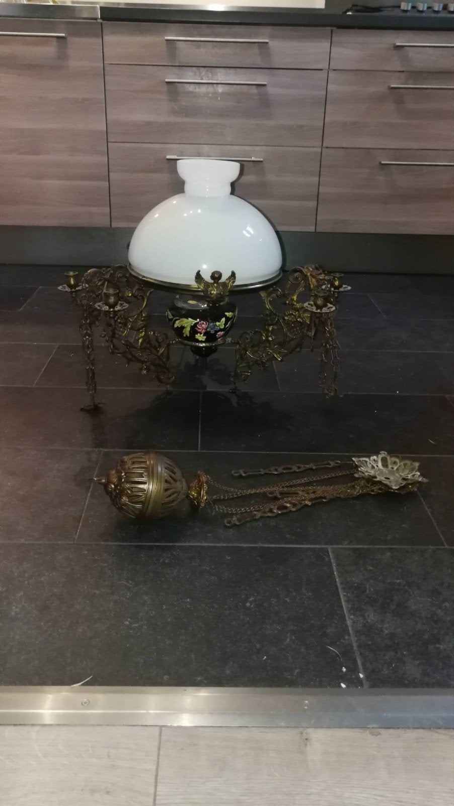 Antieke bronzen olielamp kroonluchter met glazen kap, Antiek en Kunst, Ophalen