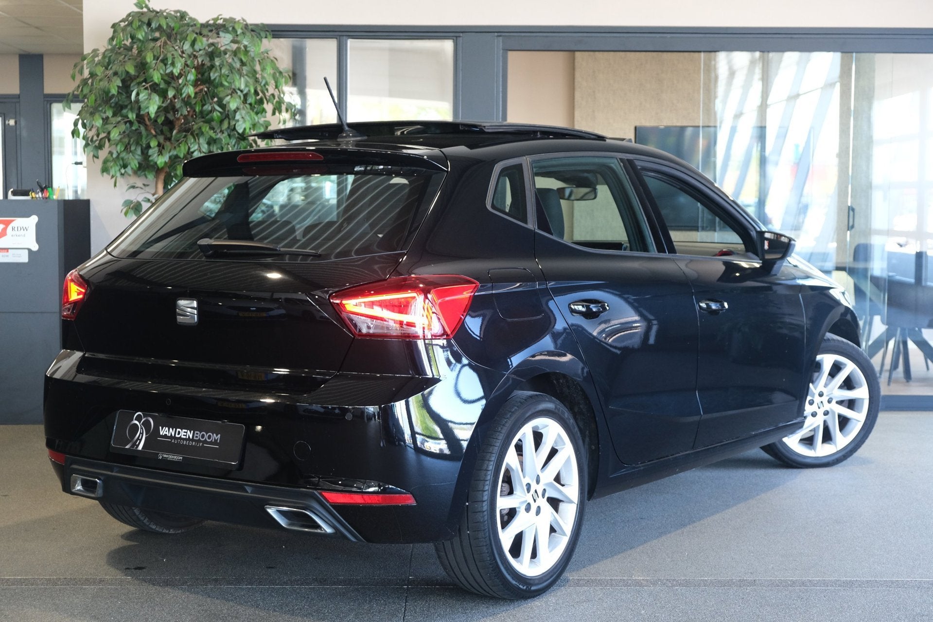 Seat Ibiza 1.0 EcoTSI FR DSG Facelift Pano Led Navi Cam Crui, Auto's, Seat, Dealer onderhouden, Stof, Gebruikt, Zwart