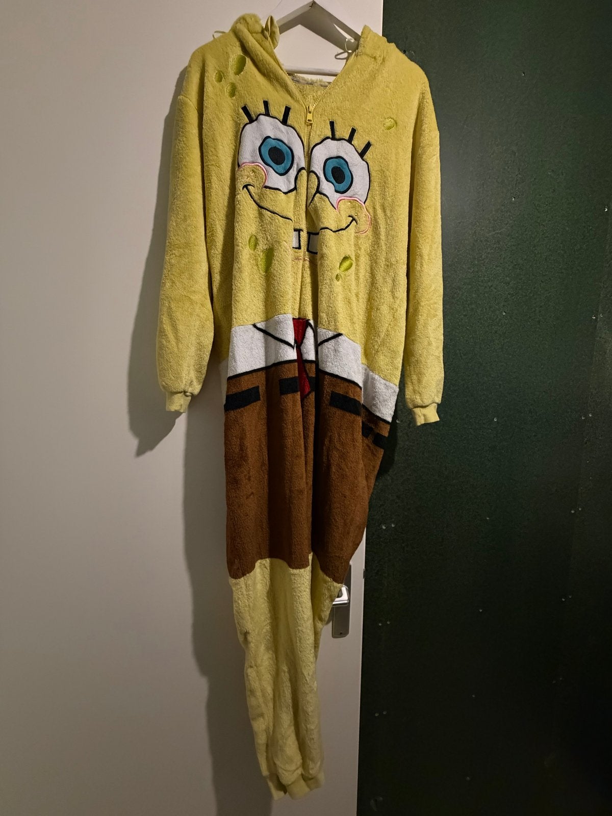 Spongebob Onesie Maat L - Comfortabel en Leuk!, Kleding | Dames, Overige Dameskleding, Ophalen of Verzenden, Gedragen