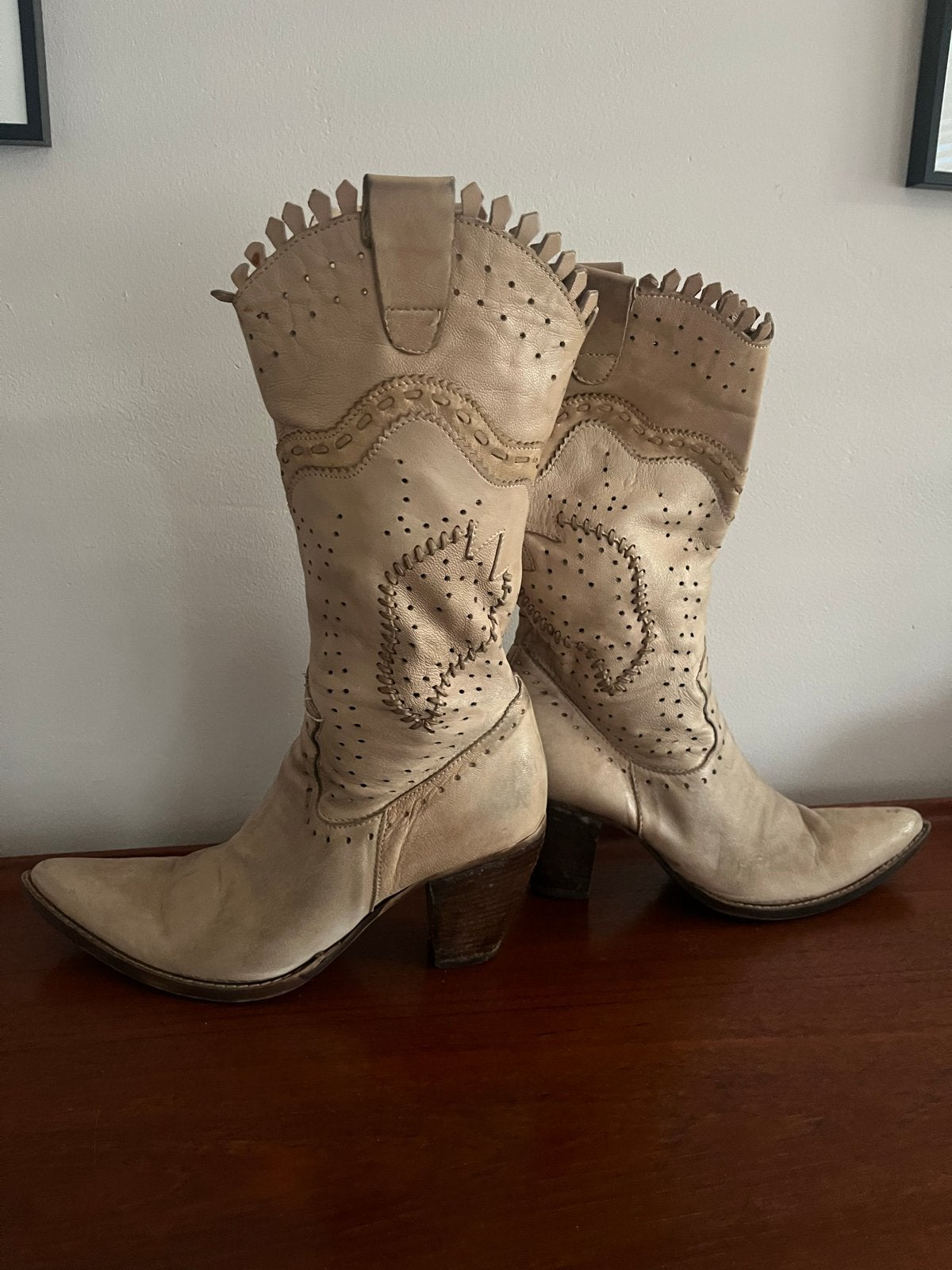 Beige leren cowboylaarzen maat 38, Ophalen of Verzenden, Gedragen, Beige, Hoge laarzen