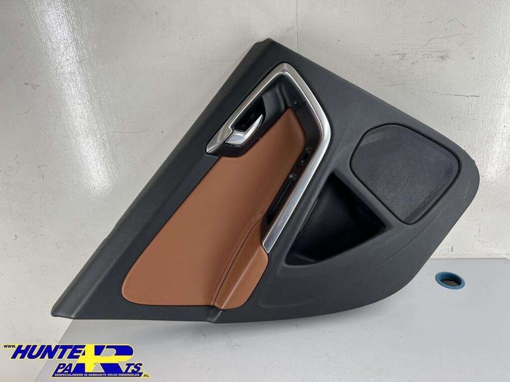 Portierbekleding LA bruin Volvo V60 I ('10-'18) 39832576, Gebruikt, Ophalen of Verzenden, Volvo, Volvo