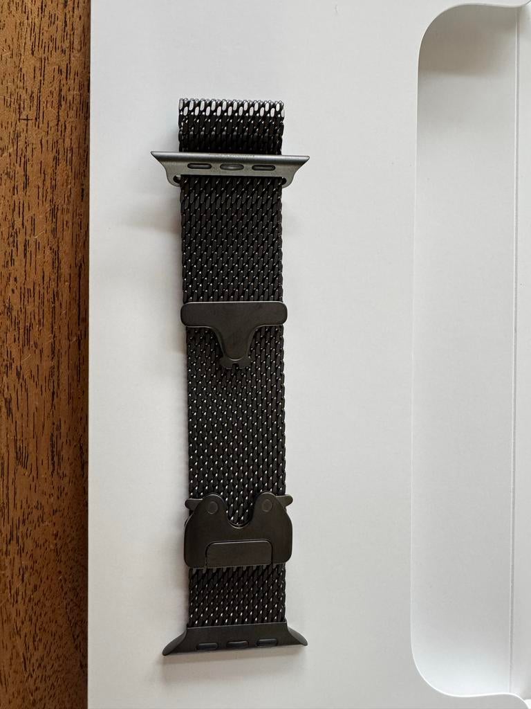 Apple Watch Ultra 3 Titanium Milanees Bandje - Origineel, Ophalen of Verzenden, Nieuw, Zwart, IOS