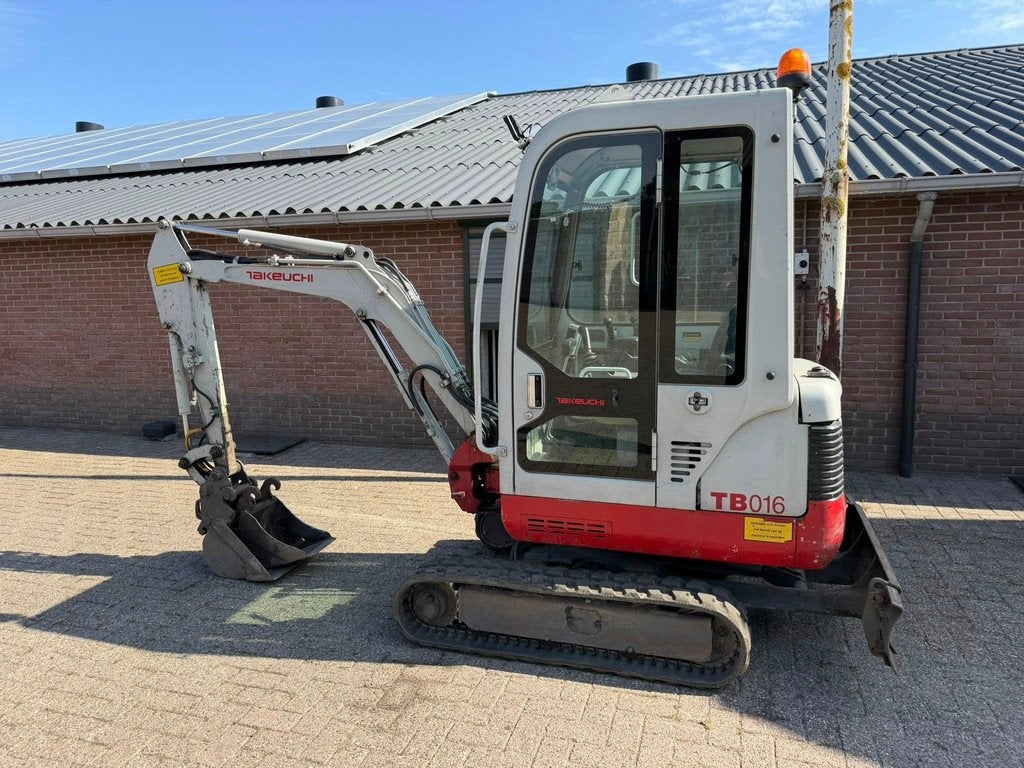 Takeuchi TB 016 Graafmachine (bj 2005), Zakelijke goederen, Machines en Bouw | Kranen en Graafmachines, Graafmachine