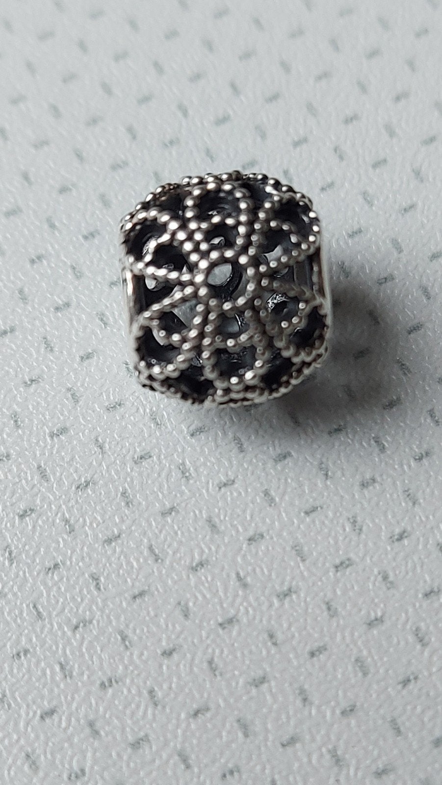 Originele Pandora bedel opengewerkte bloemen, Ophalen of Verzenden, Zo goed als nieuw, Zilver, Pandora