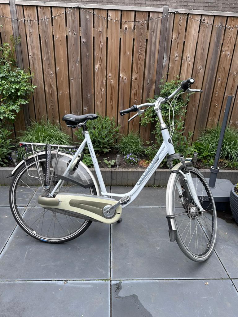 Gazelle Orange Plus damesfiets, lichtgrijs, 61cm, AXA slot, Fietsen en Brommers, Fietsen | Dames | Damesfietsen, Gebruikt, Gazelle
