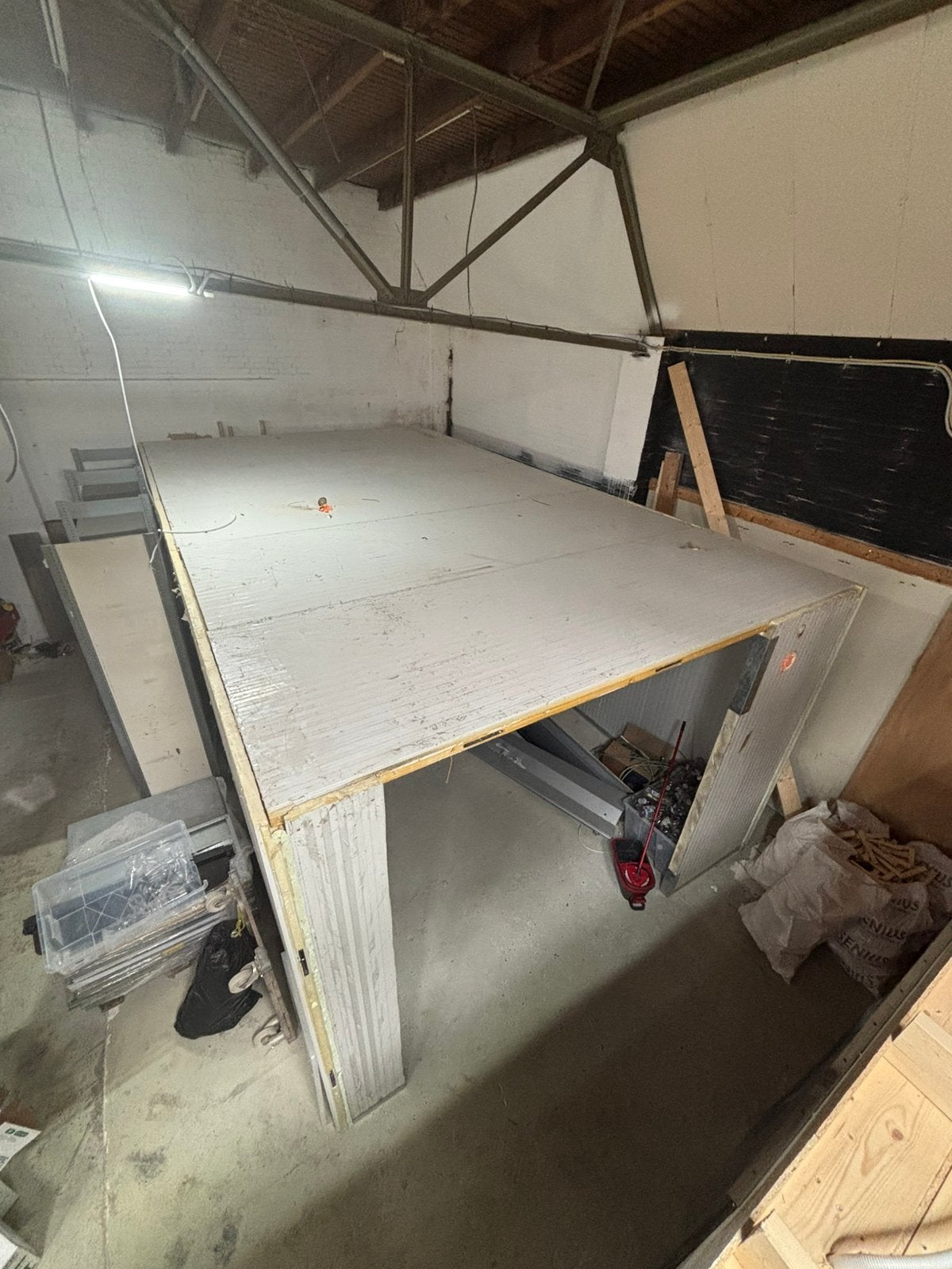 Koelcel/islolatie ruimte voor koeling elektrische roldeur, Ophalen, Zonder vriesvak, 200 liter of meer, 60 cm of meer