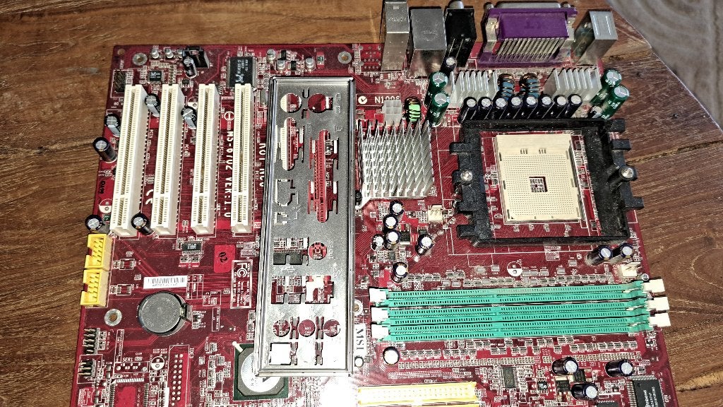 defect moederbord gratis msi k8t neo, Computers en Software, Moederborden, Ophalen of Verzenden, Niet werkend, AMD