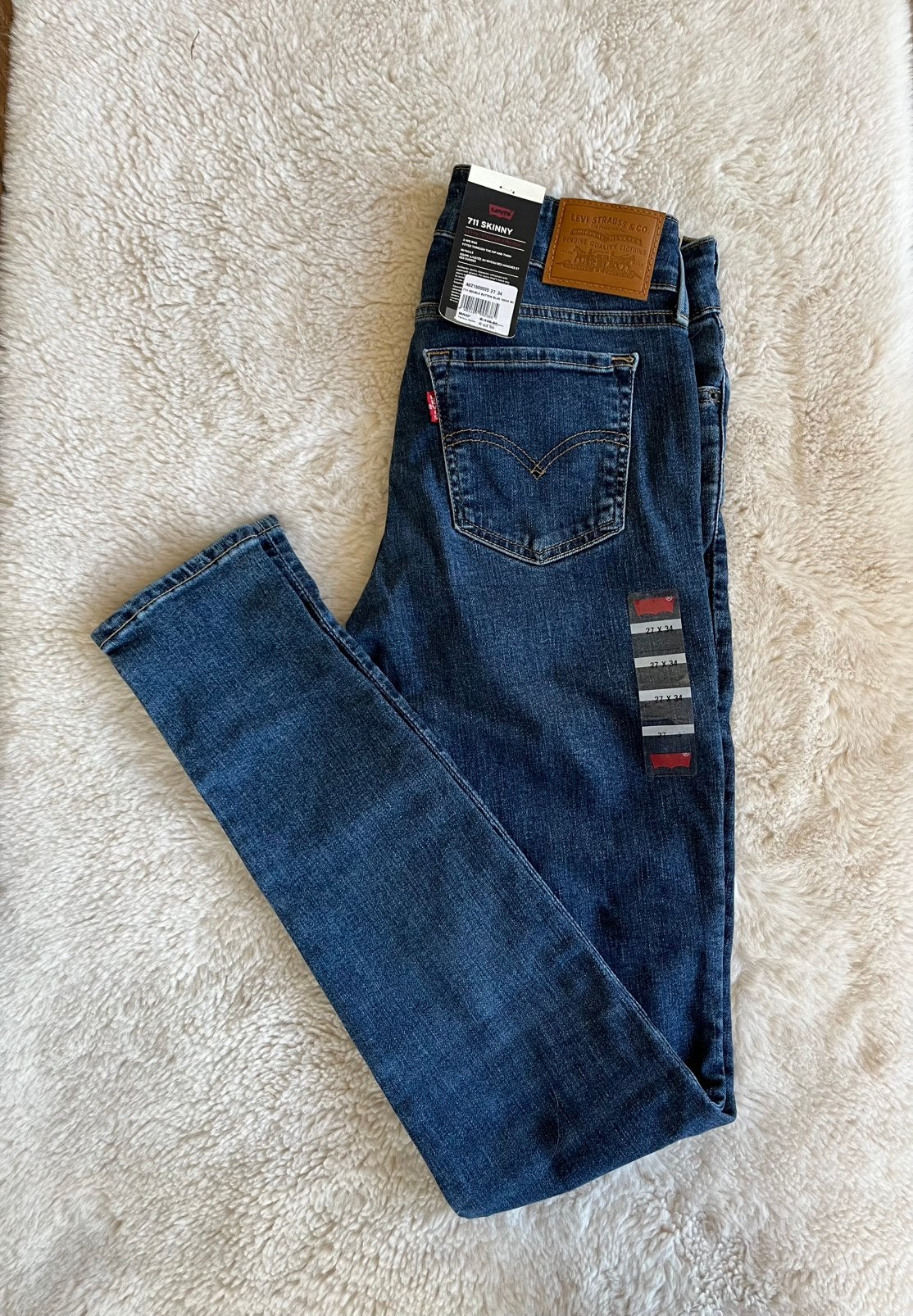 Levi's broek 711 skinny 27/34 nieuw, Kleding | Dames, Ophalen of Verzenden, Nieuw, Blauw, W27 (confectie 34) of kleiner