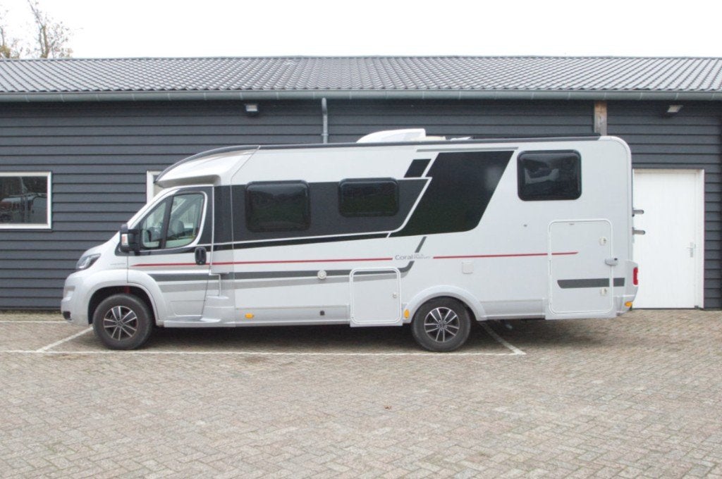 Adria Coral halfintegraal camper zeer compleet uitgevoerd, Ringverwarming, Fiat, 7 tot 8 meter, Particulier