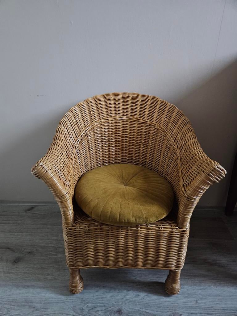Stevige rotan kinderstoel met kussentje, Kinderen en Baby's, Kinderstoelen, Ophalen, Gebruikt, Overige typen