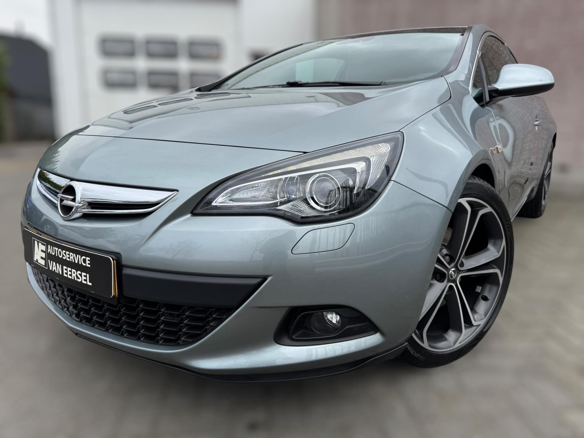 Opel Astra GTC 1.6 Turbo Sport NL AUTO MET NAP / AFN. TREKHA, Euro 5, 730 kg, Gebruikt, Zwart