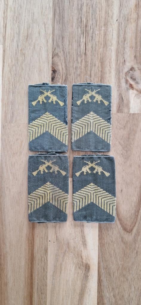 Korporaal OLK strepen epauletten GVT, Ophalen of Verzenden, Landmacht, Nederland, Embleem of Badge