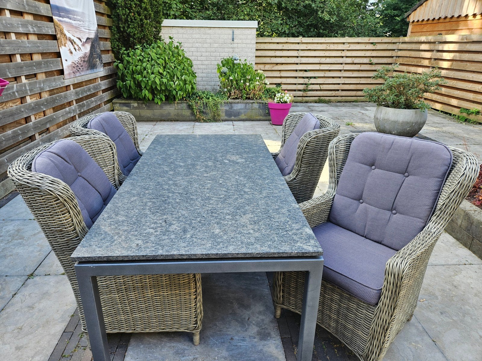 Luxe tuinset met 4 wicker stoelen en granieten tafel, Ophalen, 4 zitplaatsen, Gebruikt, Wicker