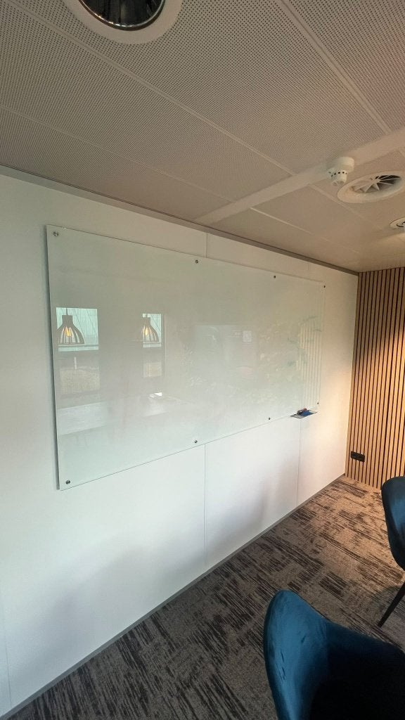 Whiteboard wit/glans 240x120cm, Diversen, Ophalen, Gebruikt, Whiteboard