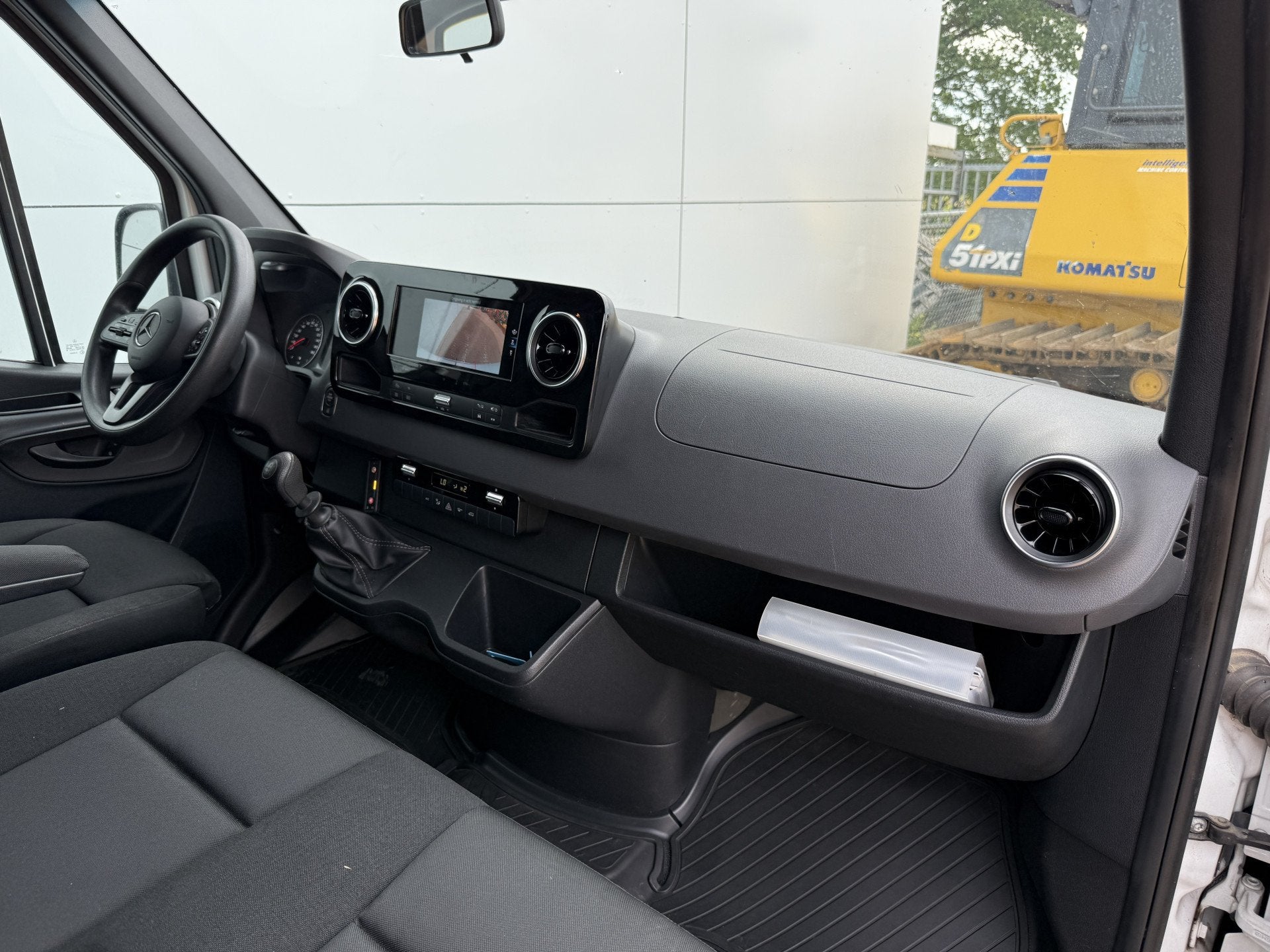 Mercedes-Benz Sprinter 319 3.0 V6 L2H2 10-Inch MBUX Navigati, Auto's, Gebruikt, Zwart, 190 pk, Bedrijf