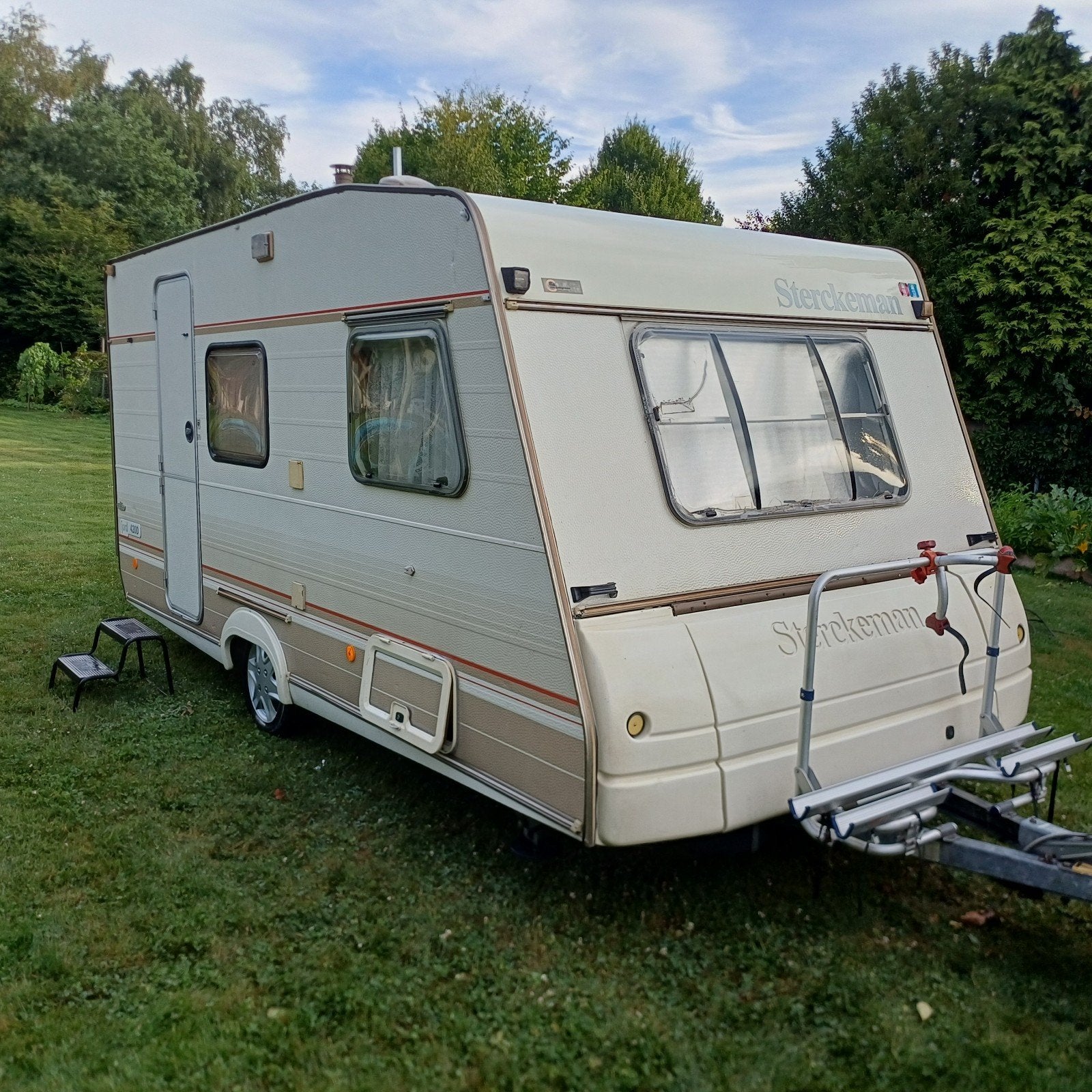 sterckeman caravan fjord 420d bj1992 compleet met voortentl, Caravans en Kamperen, Vast bed, Sterckeman, Treinzit, 750 - 1000 kg