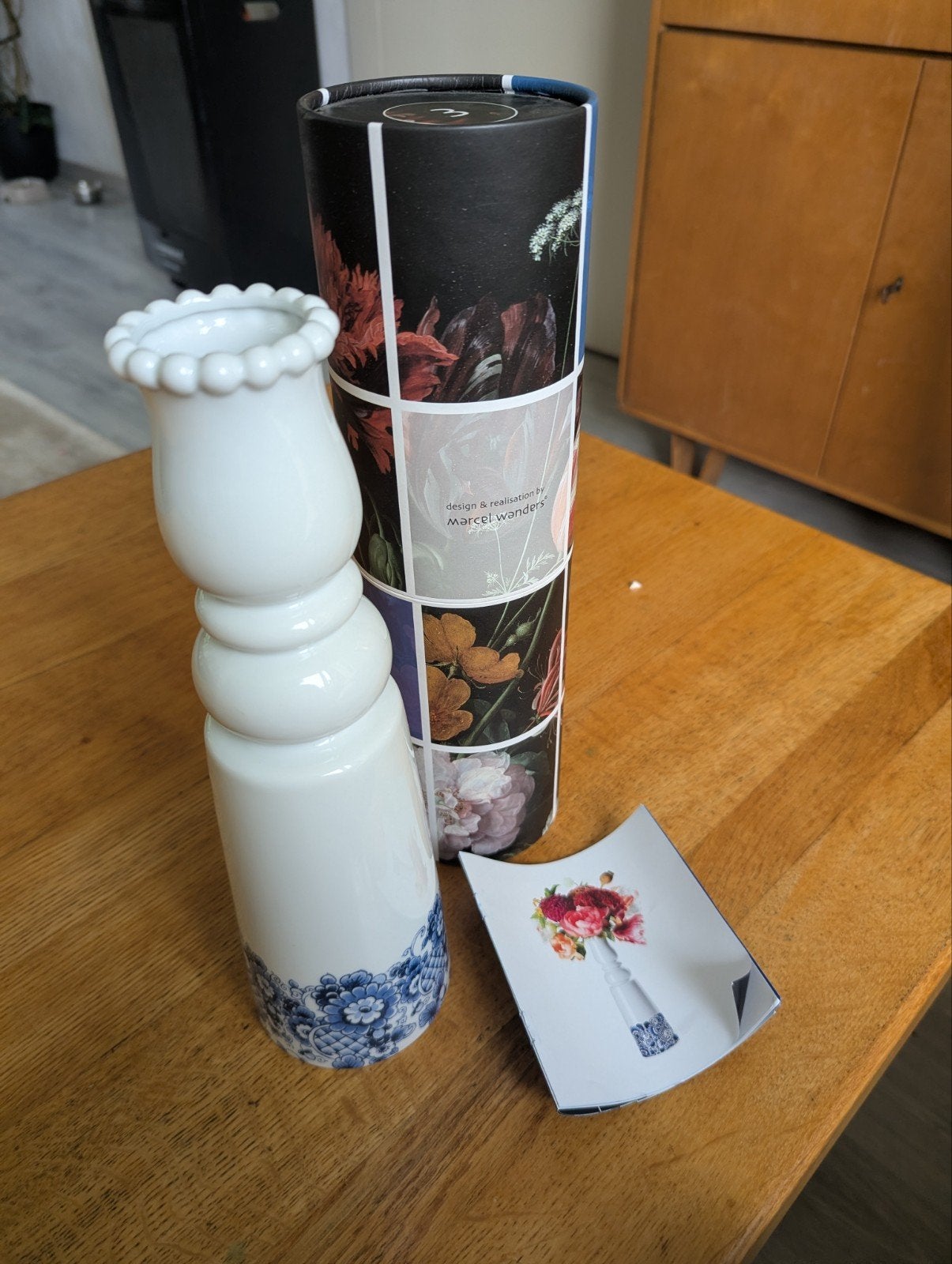 Marcel Wanders Randstad vaas nr 3, wit met blauw bloemmotief, Met patroon/structuur, Wit, Nieuw, Ophalen of Verzenden