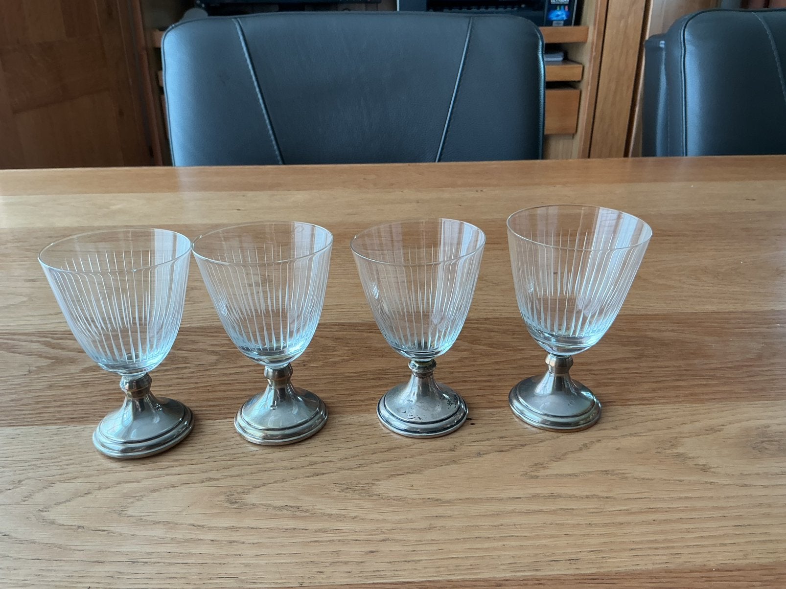 Setje van vier kristal glaasjes met echt zilver, Ophalen of Verzenden