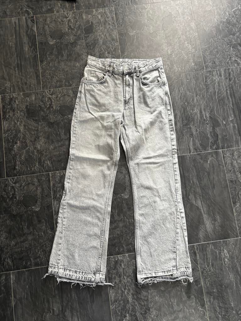 Flared Bershka broek, maat eu 36 grijs, Ophalen of Verzenden, Zo goed als nieuw, Grijs, W28 - W29 (confectie 36)