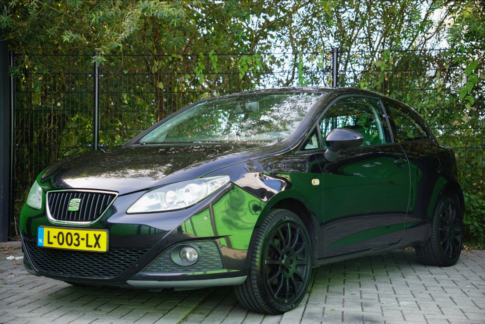 Seat Ibiza SC 1.4 Sport | Airco | Cruise | Climatronic, Auto's, Voorwielaandrijving, 40 €/maand, Zwart, Handgeschakeld