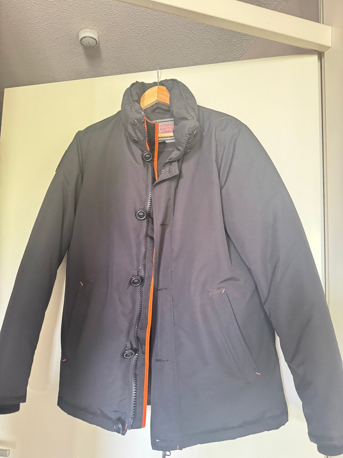 Zo goed als nieuwe Outdoor Survival Canada jas -45C, Ophalen, Zo goed als nieuw, Maat 46 (S) of kleiner, Zwart