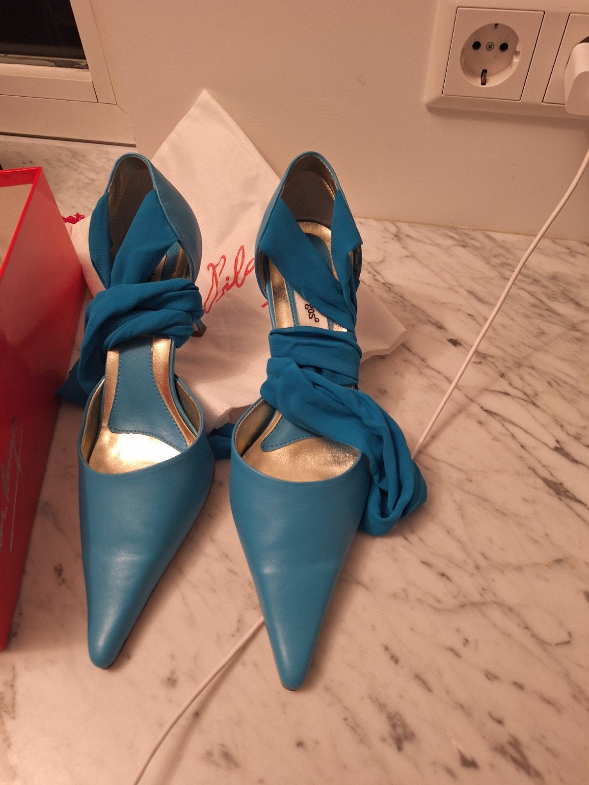 Pilar Burgos turquoise pumps met sjaaldetail maat 38, Pumps, Pilar Burgos, Overige kleuren, Ophalen of Verzenden