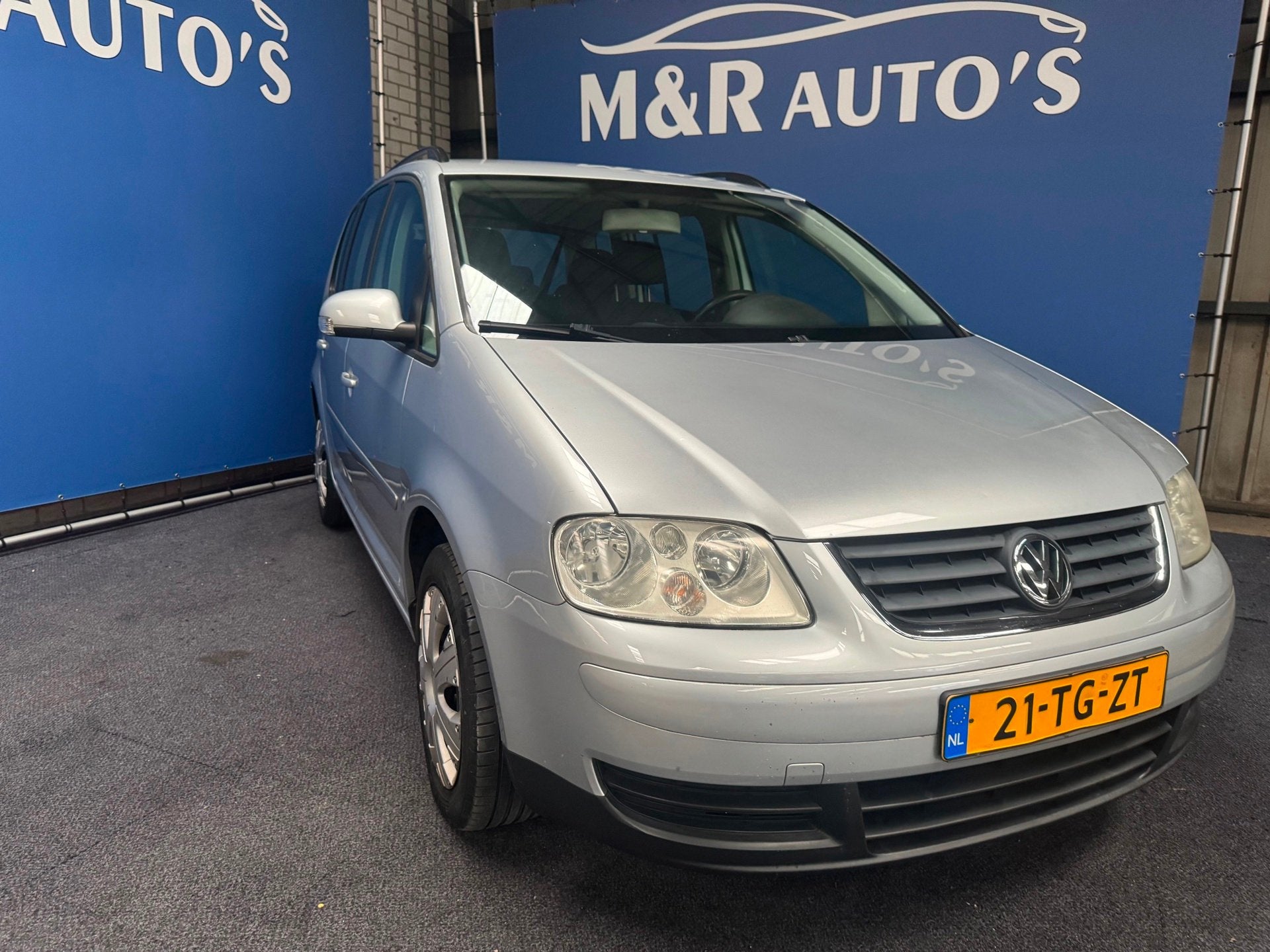 Volkswagen Touran 1.6-16V FSI Business Automaat Nieuwe APK, Auto's, Stof, Gebruikt, 4 cilinders, Origineel Nederlands